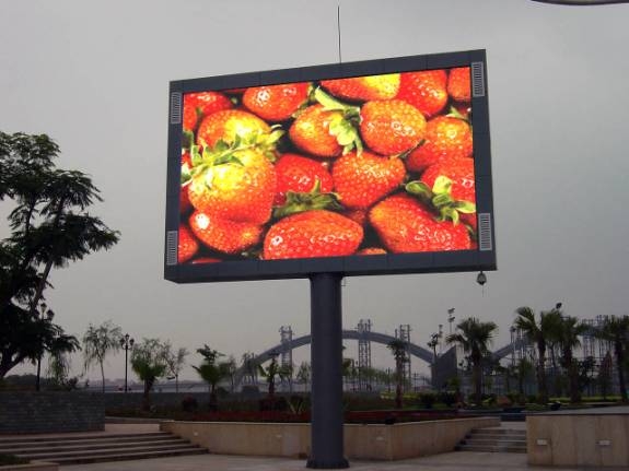 Led outdoor advertising screen