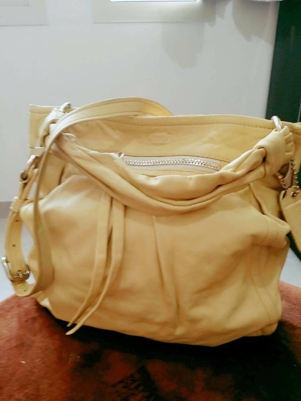 women&#039;s Handbags authentic