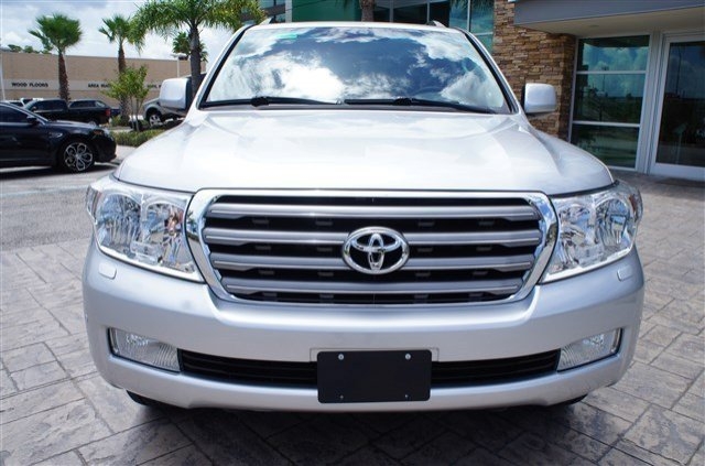 BUY MY TOYOTA  LAND CRUISER 2011 