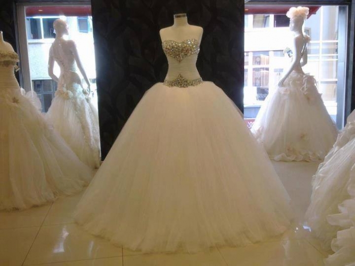 فستان زفاف اوف وايت 