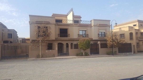  For Sale Twin House in Rehana Compound