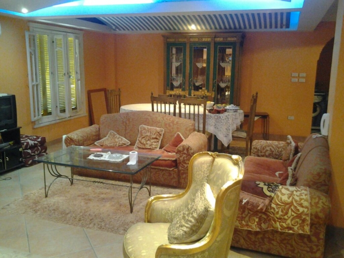 شقة تمليك للبيع مساحة 130م - مدينة العبور - نزهة العبور - الحي الثامن