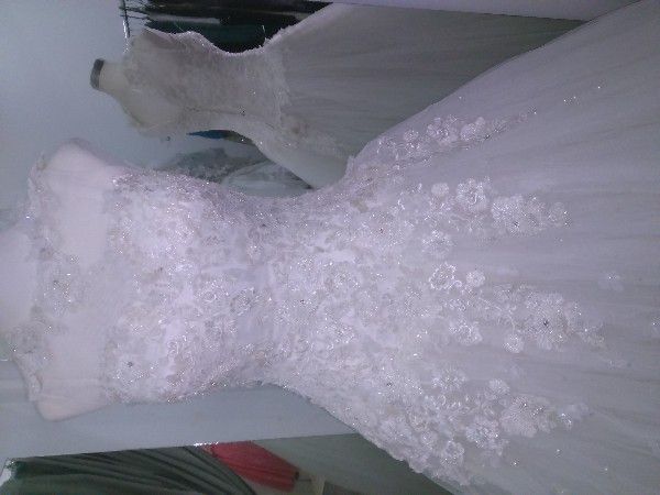 فستان زفاف تركي للايجار ب 1000 ج 