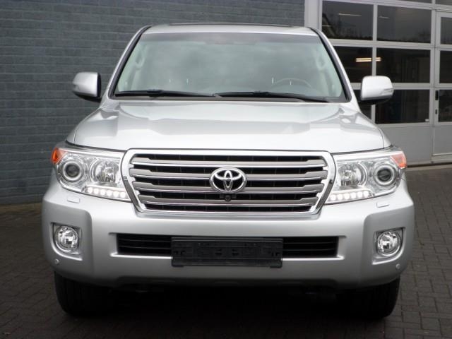 2014 TOYOTA LAND CRUISER GULF SPECS