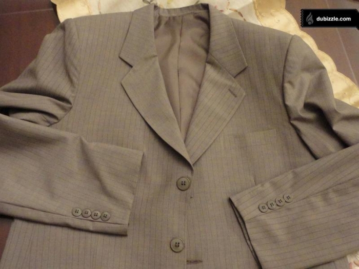 بدلة رجالي مقاس 52 انتاج مصنع Wiles حالة جيدة جدا  مع قميص و كرافت