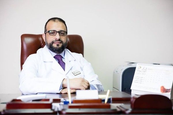 الدكتور محمد غريب استشارى الاشعه التداخليه والقسطرة 