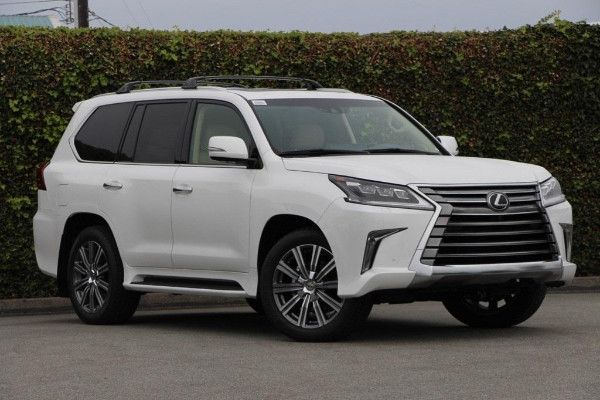   Lexus LX570 2017 V8 White