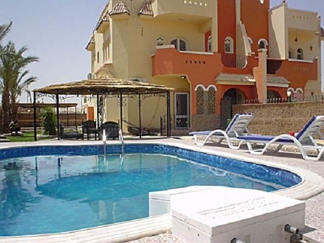 apartment with private swimmingpool hurghada