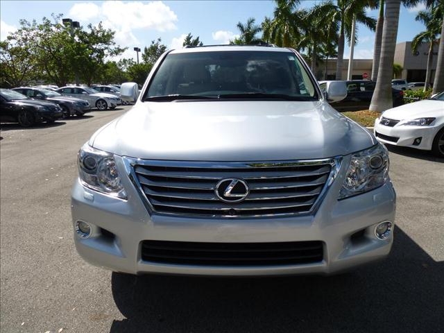 2011 LEXUS LX 570. FOR SALE