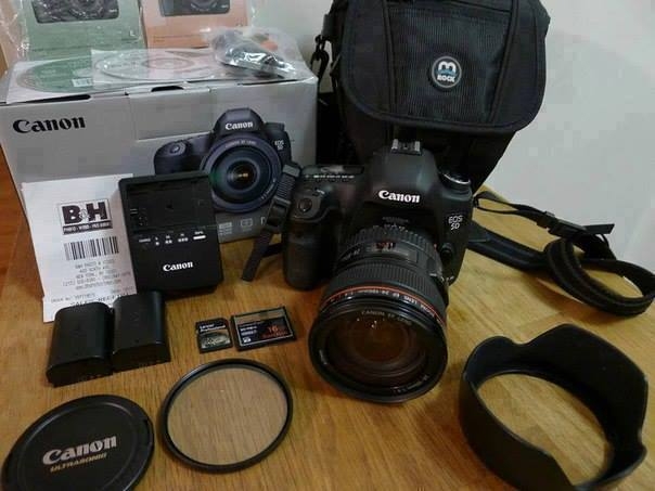 CANON EOS 5D MARK III DSLR CAMERA + LENS