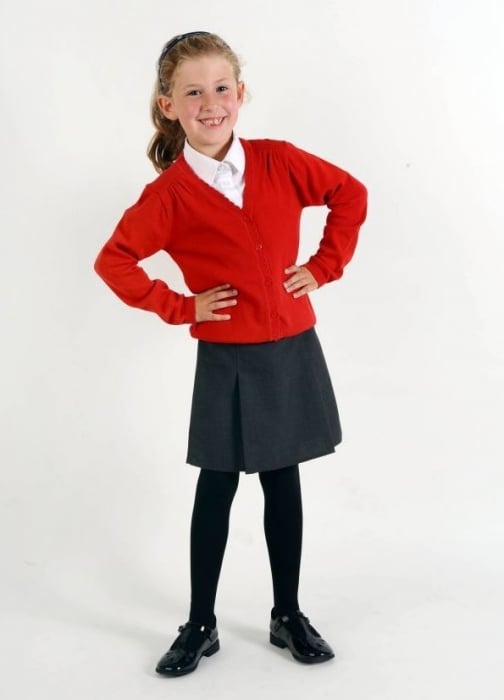 زي مدرسي school uniform