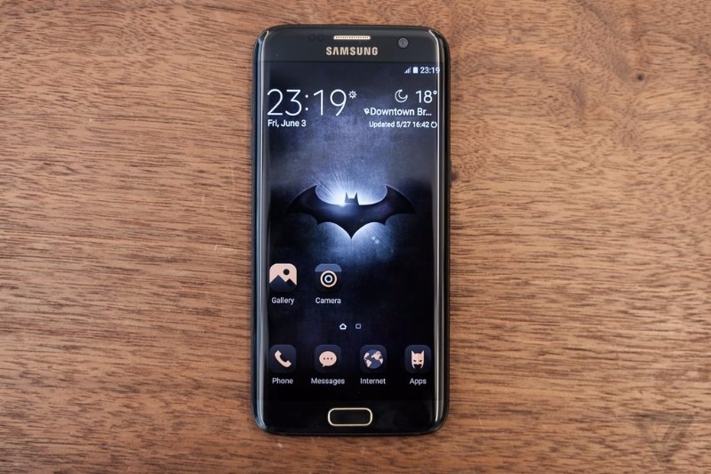 Samsung Galaxy S7 Edge Injustice Batman Inspired